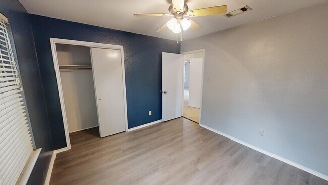 Building Photo - 2308 Darwin Cir