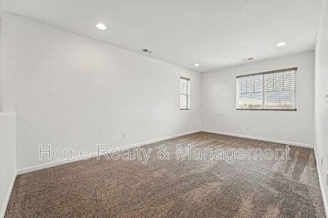 Building Photo - 9364 E 105th Ave