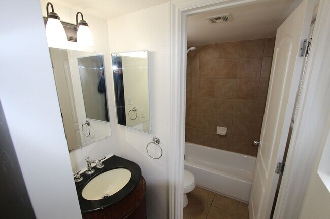 Building Photo - 3200 S Litzler Dr