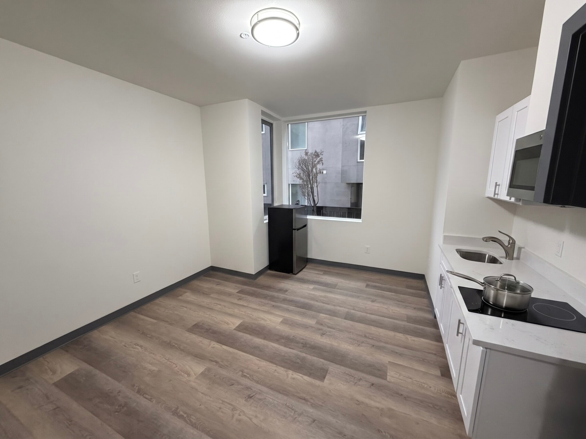 Building Photo - 4544 20th Ave NE