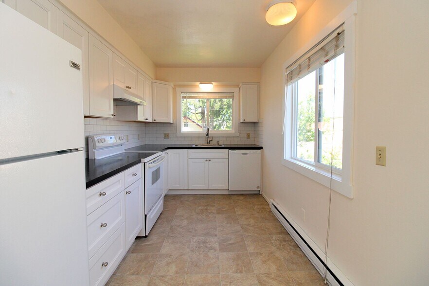 Building Photo - 6214 SE 51st Ave