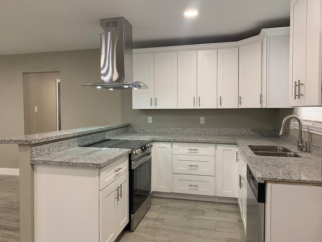 Building Photo - 231 Acker St