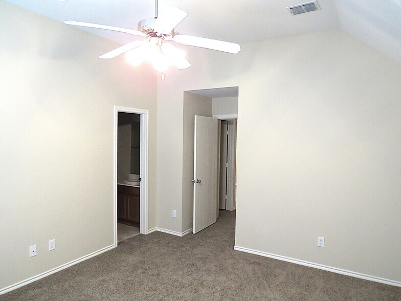 Building Photo - 5415 Prairie Ln