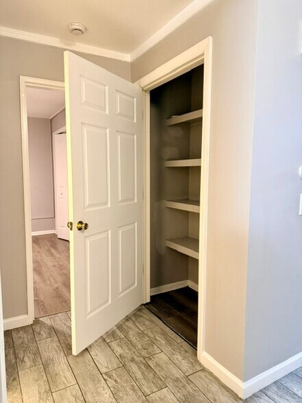 Pantry - 197 N Beverwyck Rd