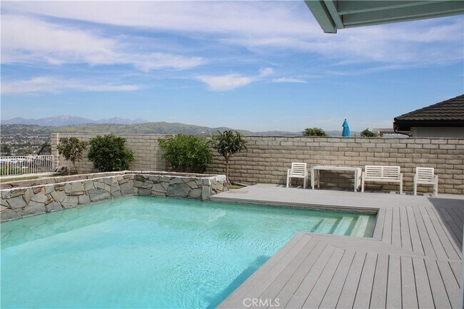 Building Photo - 761 W Country Hills Dr