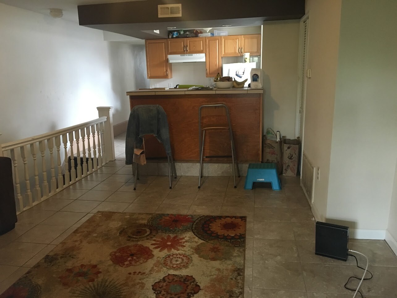 Living Area - Kitchen Counter - 916 S 22nd St