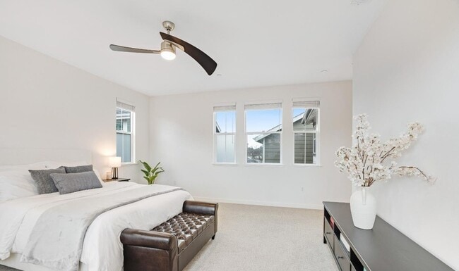 Building Photo - 1747 Linden Ln