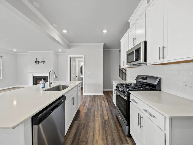 Building Photo - Lease OR Lease to Own