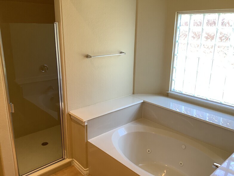 Building Photo - 1506 Melanie Trl