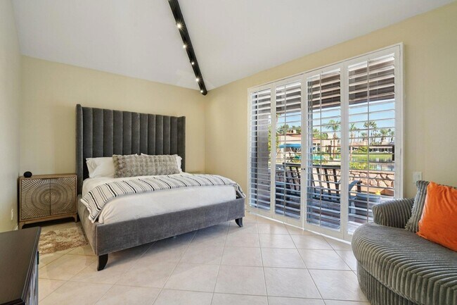 Building Photo - 29 Lakeshore Dr