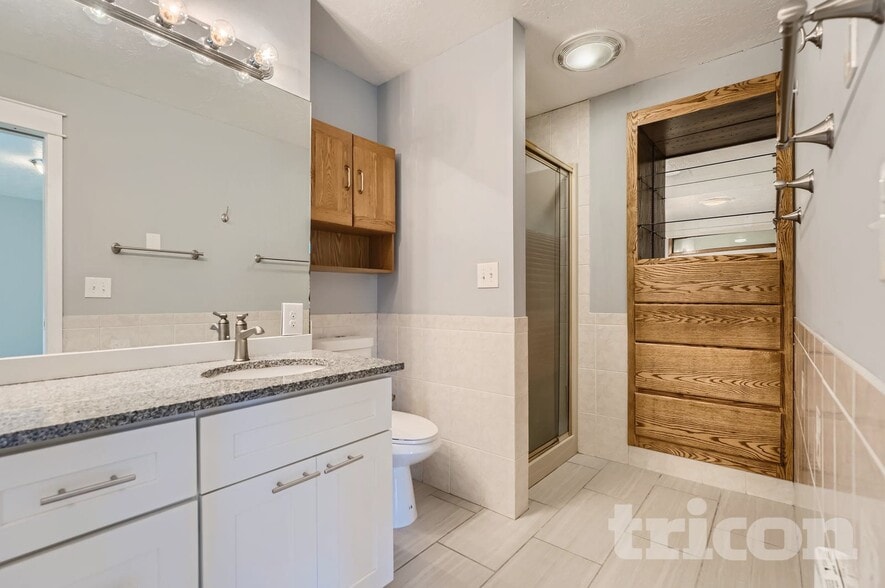 Building Photo - 711 Le-Lou-Wa Pl NE