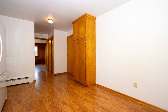 Building Photo - Charming Ranch Home