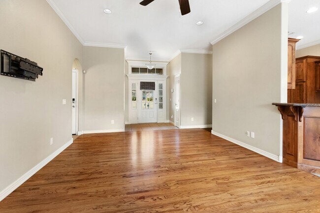 Building Photo - Wonderful home centrally located in Centerton with SOLAR - cut your electric bill down tremendously!