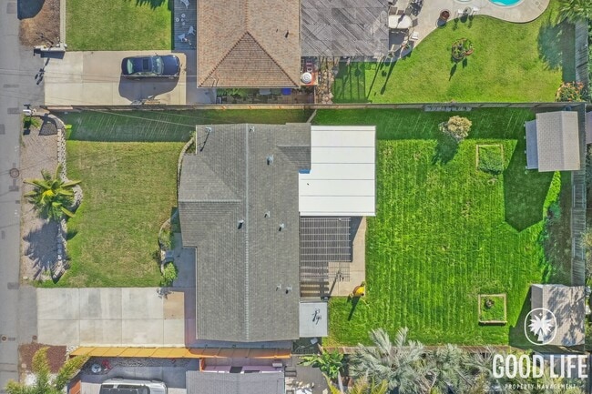 Building Photo - Coastal Charm Meets Modern Living in Beautiful Encinitas