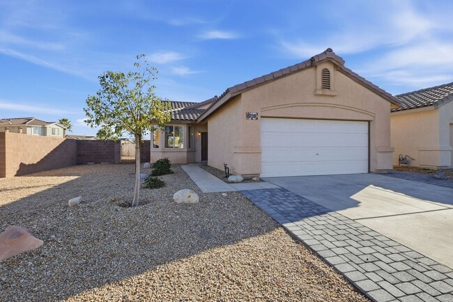 Primary Photo - Beautiful Single-Story Home on an Oversized Corner Lot in Silverado Ranch — No HOA!