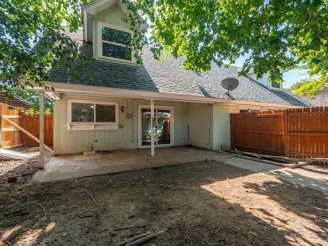 Building Photo - 404 Carter Dr