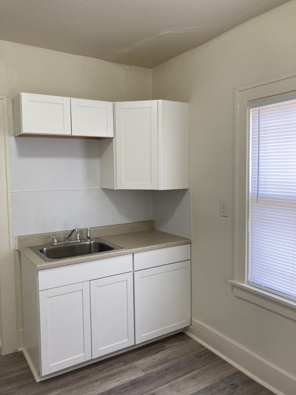 Building Photo - 817 W Nebraska Ave