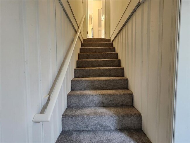 Building Photo - 65 Clarendon Ave