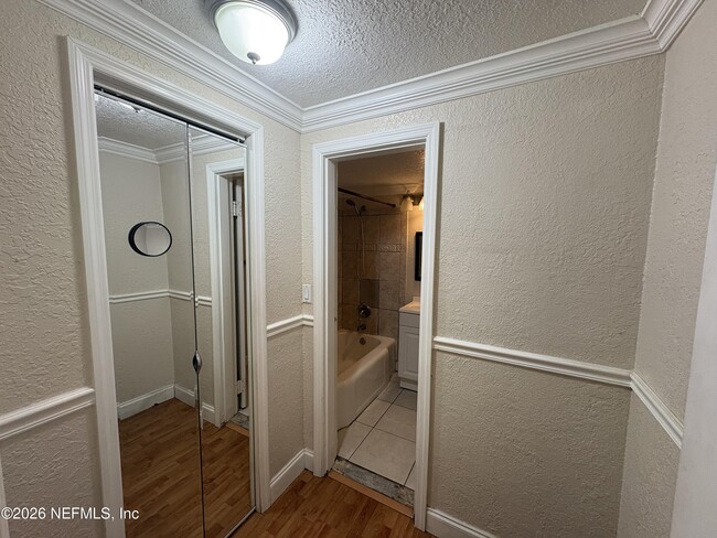 Building Photo - 311 W Ashley St