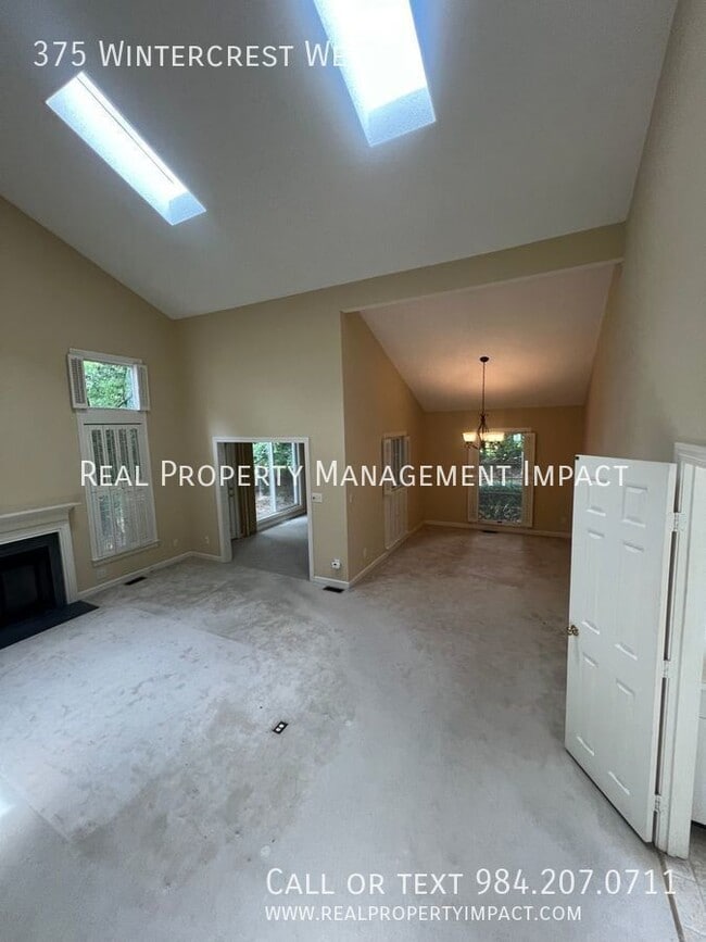 Building Photo - 375 Wintercrest W
