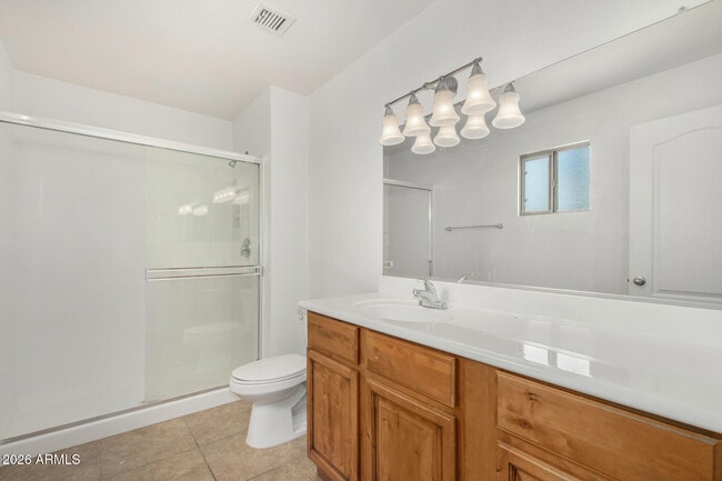 Building Photo - 3418 S Oak St