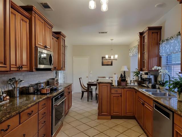 Building Photo - 8609 Crested Cove Ct