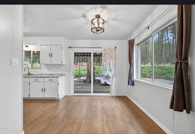 Building Photo - 981 Upper Applegate Rd