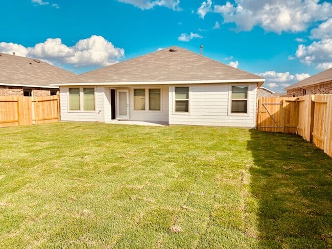 Building Photo - . BEAUTIFUL BRAND NEW 3 BEDROOM BATH HOME ...