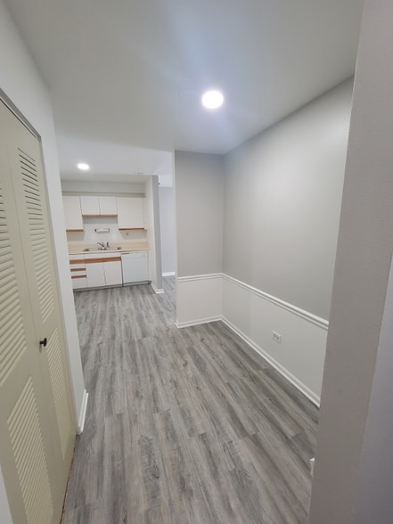 Building Photo - 4905 Belmont Rd