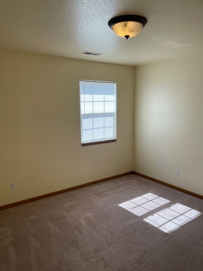 Building Photo - 16878 Hurricane Ln