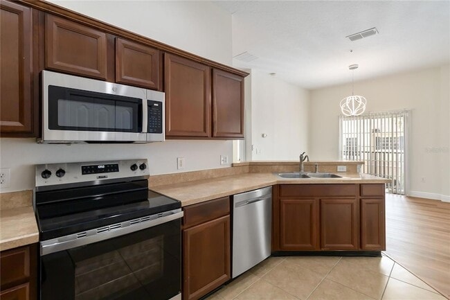 Building Photo - 6484 S Goldenrod Rd