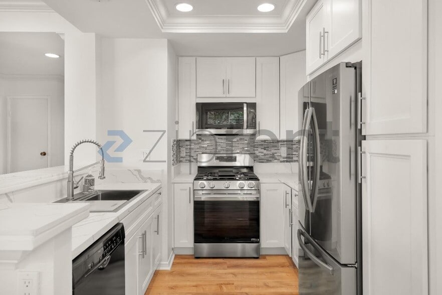 Building Photo - Unit 41