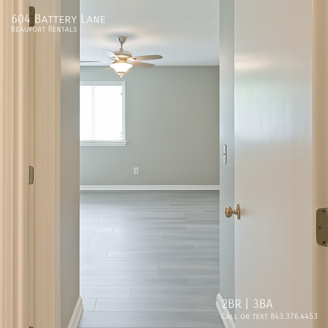 Building Photo - 604 Battery Ln