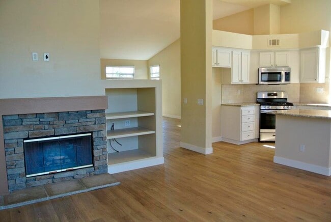 Building Photo - 4Bed/2Bath one story home in Oceanside~ Ca...