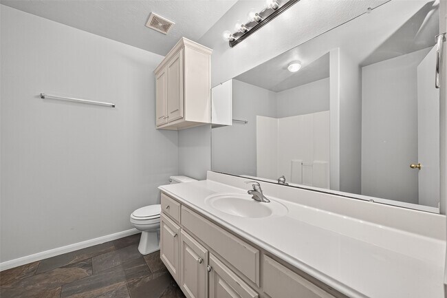Building Photo - 16200 Sun View Ln