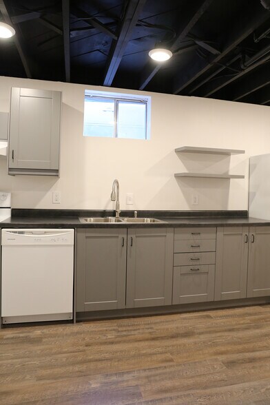 kitchen - 1511 Leavenworth St