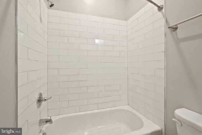 Building Photo - 106 W Saratoga St
