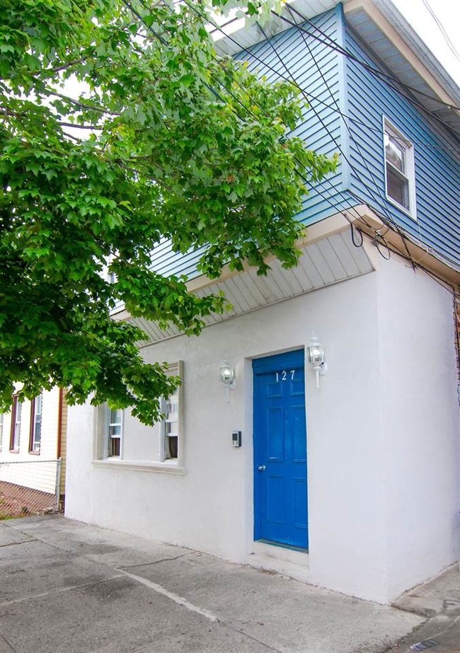 Primary Photo - 127 Avenue F