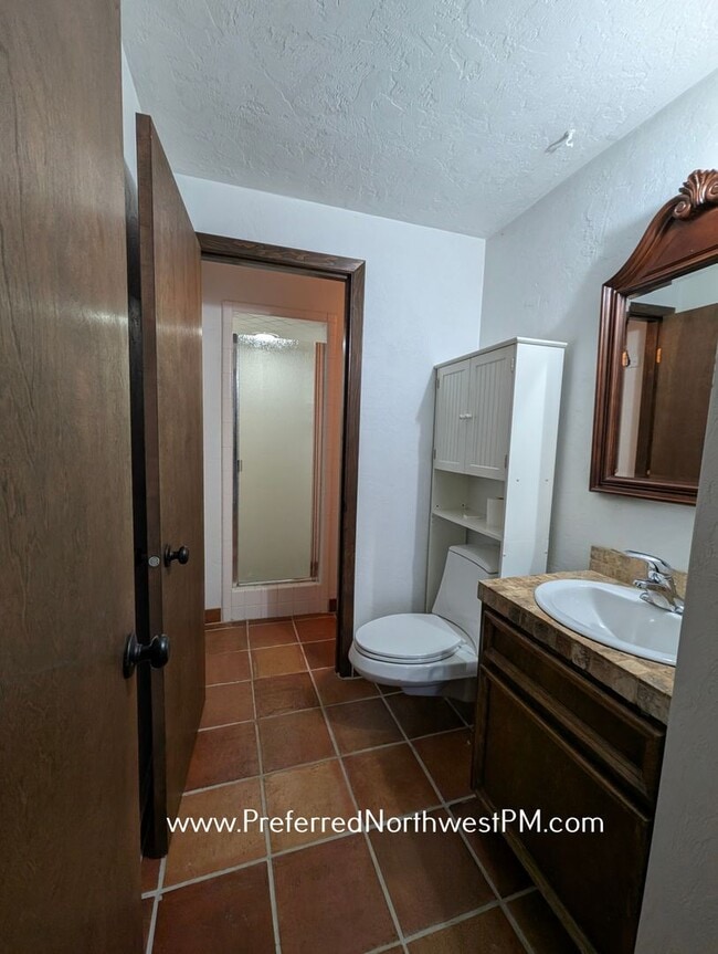 Building Photo - Lake Front Townhouse in Lowell OR