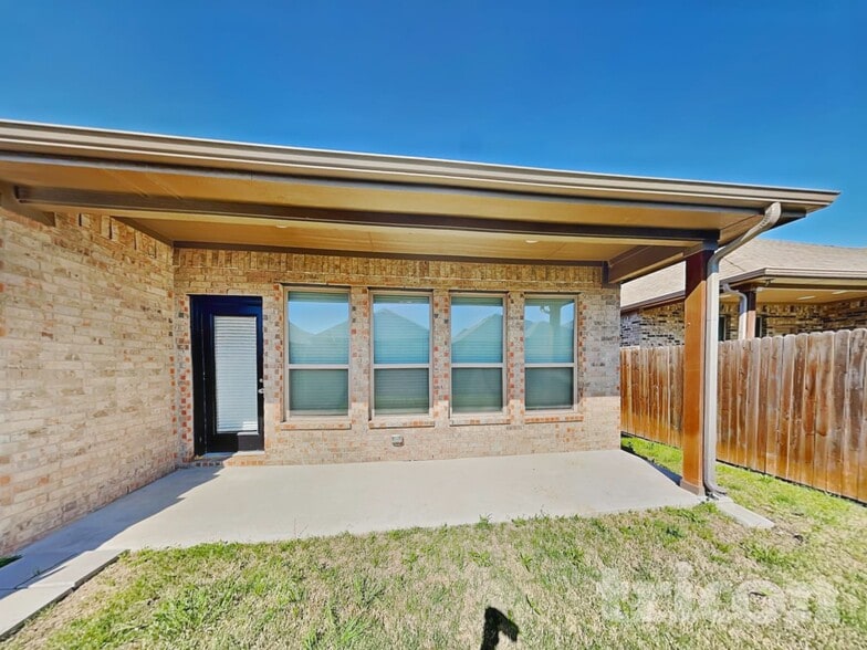 Building Photo - 210 Morning Glory Pl