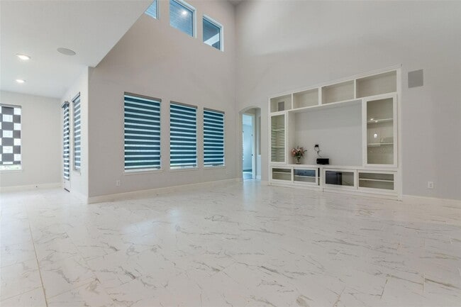 Building Photo - 13445 Loyla Ct