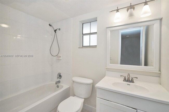 Building Photo - 8500 SW 109th Ave