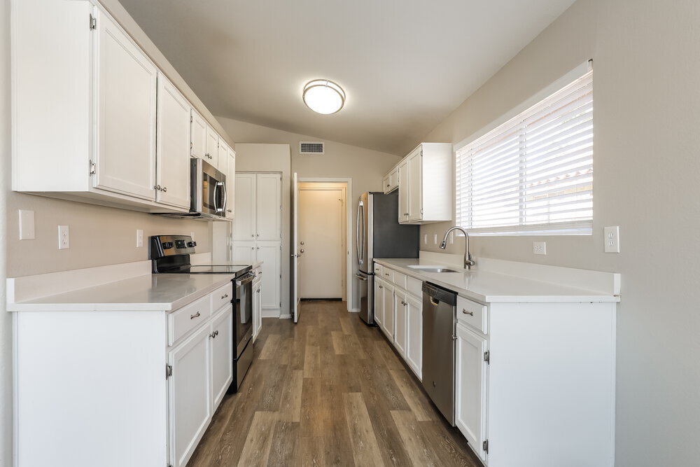 Building Photo - 12218 W Cambridge Ave