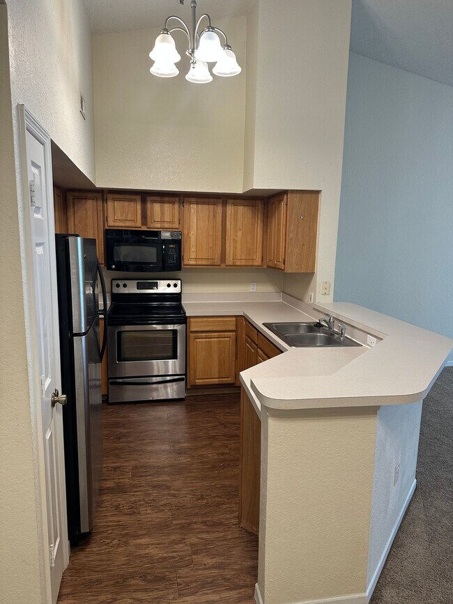 Building Photo - 13015 Plantation Park Cir