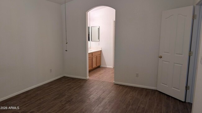 Building Photo - 1129 E Nardini St