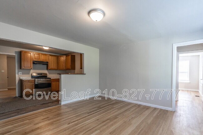 Building Photo - 210 Harwood Dr