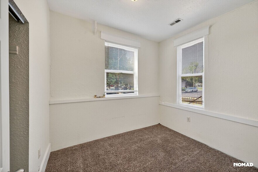 Building Photo - 2500 Eaton St