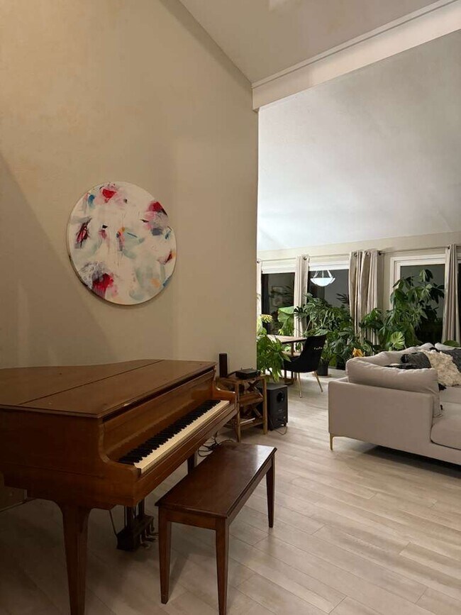 Building Photo - 67 Exeter Ln