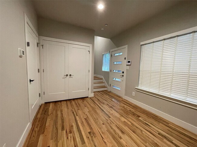 Building Photo - Modern living in trending East Dallas at METRO AT LIVE OAK!