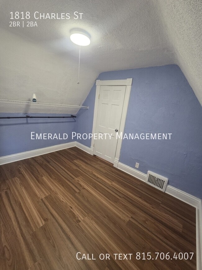 Building Photo - 1818 Charles St